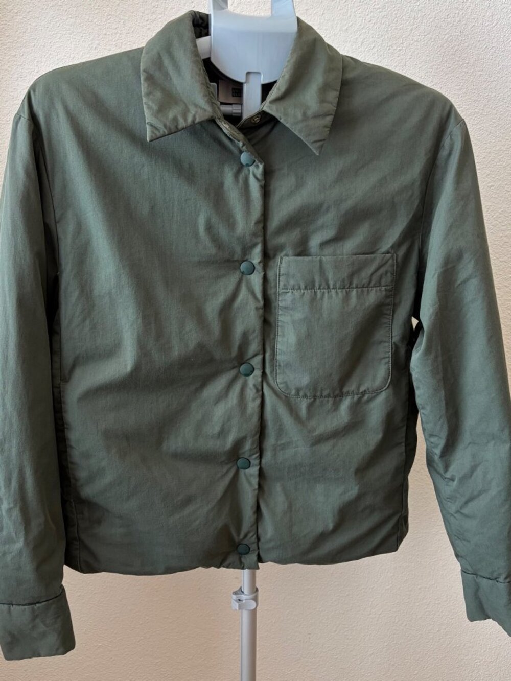 Uniqlo U XS Womens Olive Green Puffer Polyester Snap Button Jacket Outdoor Gorp